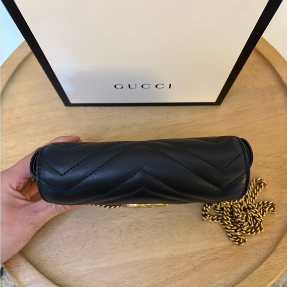 Gucci GG Marmont Mini Crossbody Bag - Picture 4 of 9
